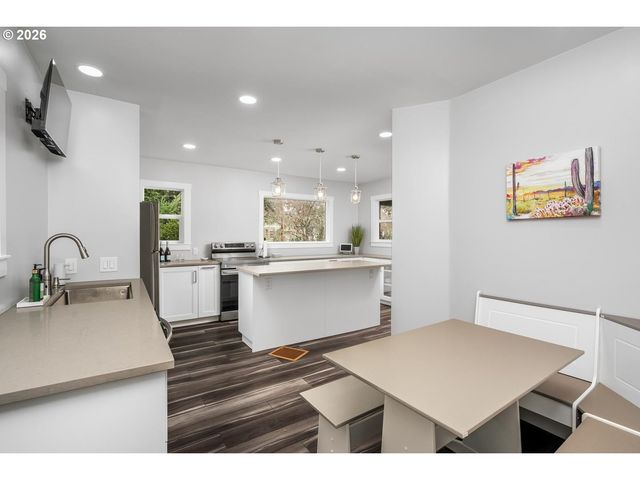 3825 Ne 63RD Ave, Portland, OR 97213