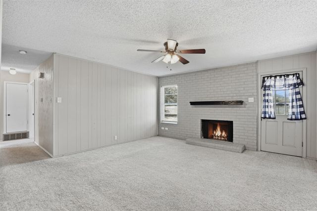 2026 Pebblecreek Drive, Cleburne, TX 76033