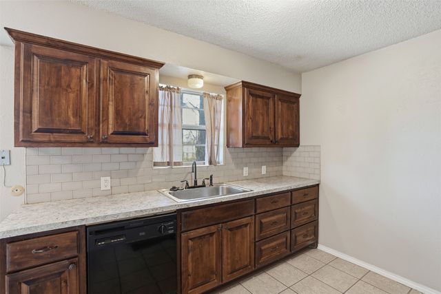 2026 Pebblecreek Drive, Cleburne, TX 76033