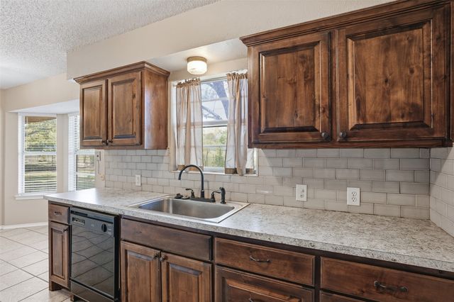 2026 Pebblecreek Drive, Cleburne, TX 76033