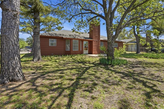 2026 Pebblecreek Drive, Cleburne, TX 76033