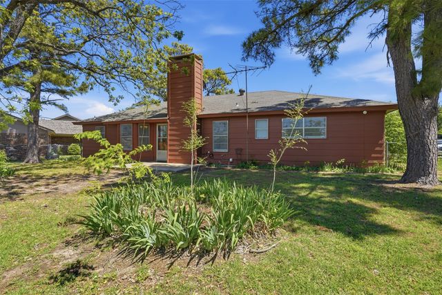 2026 Pebblecreek Drive, Cleburne, TX 76033