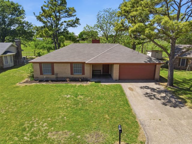 2026 Pebblecreek Drive, Cleburne, TX 76033