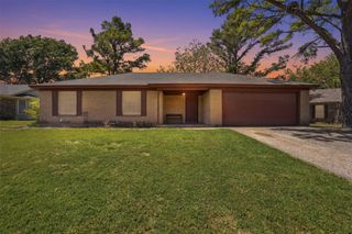 2026 Pebblecreek Drive, Cleburne, TX 76033