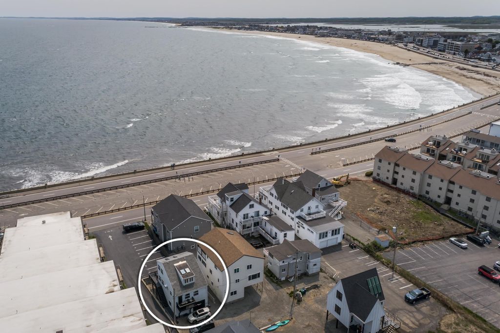 Image 1 of property listing at 6 Anchor Court, Hampton, NH 03842