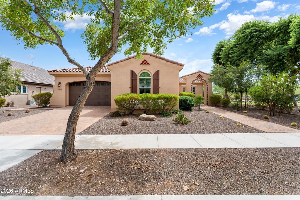 20979 W COLLEGE Drive, Buckeye, AZ 85396