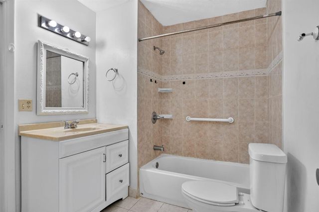 20923 Sedgewick Drive 386, Boca Raton, FL 33433