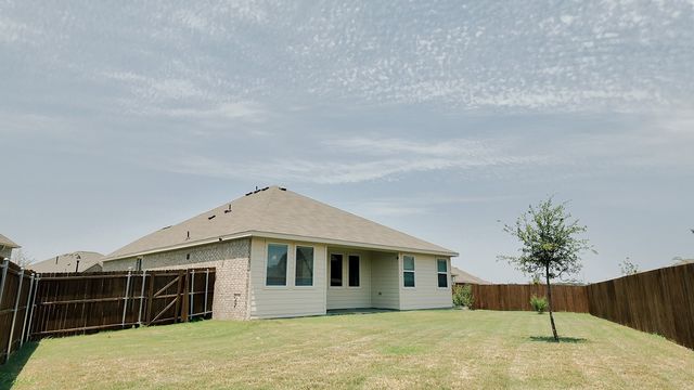 319 Sedalia Trail, Justin, TX 76247