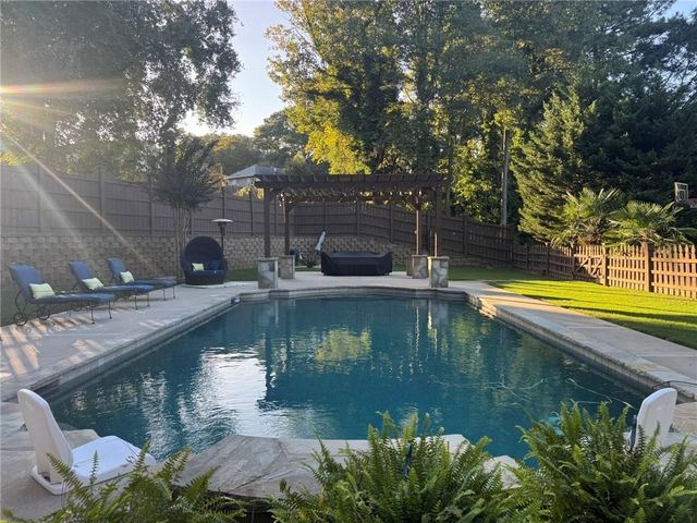 4548 Duncan Drive, Sugar Hill, GA 30518