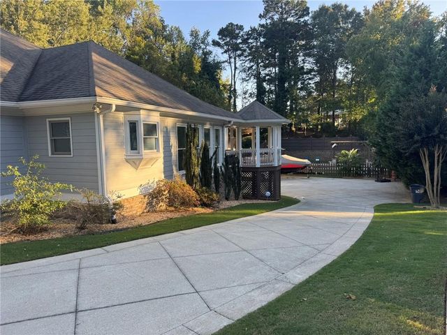 4548 Duncan Drive, Sugar Hill, GA 30518