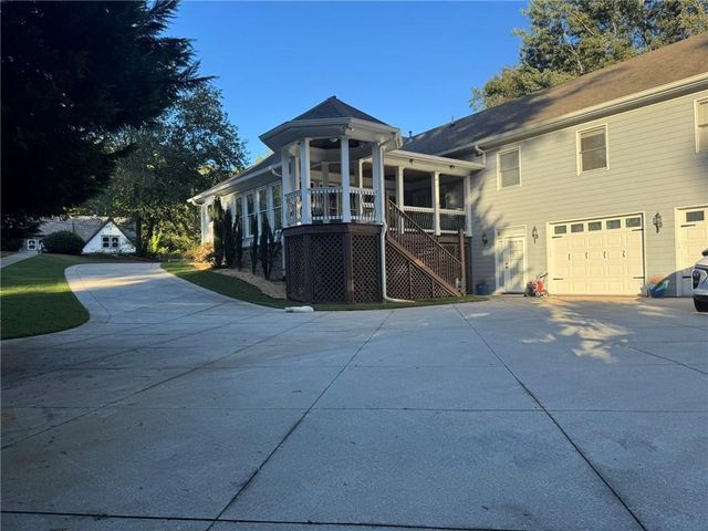 4548 Duncan Drive, Sugar Hill, GA 30518