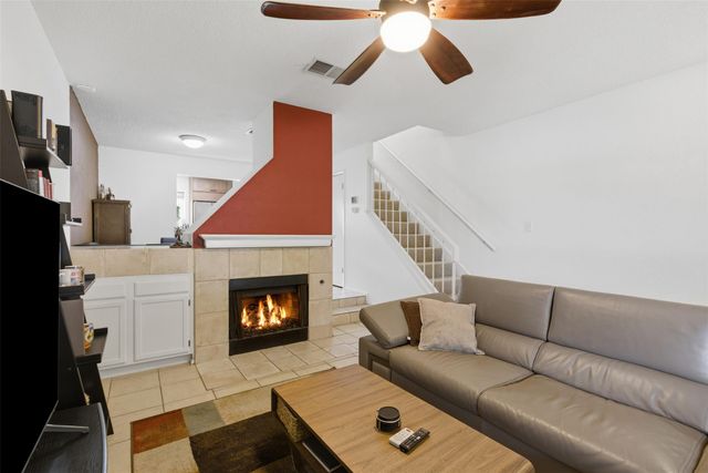 11901 Swearingen DR 24, Austin, TX 78758