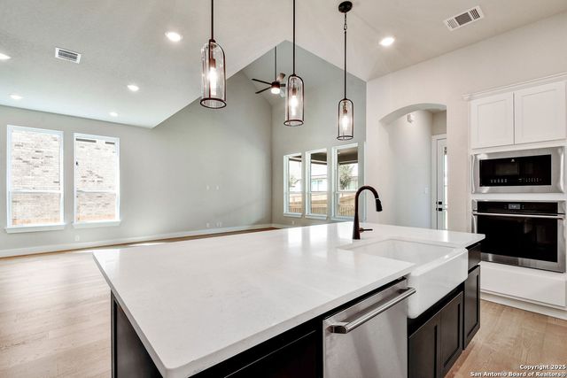 12331 Fort Anderson, San Antonio, TX 78245