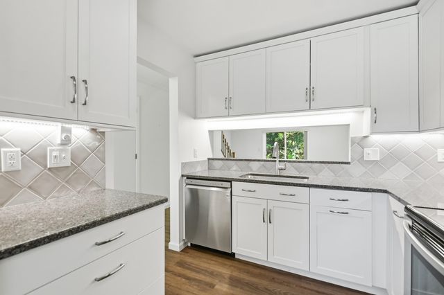 81 Hayes Avenue, South Burlington, VT 05403