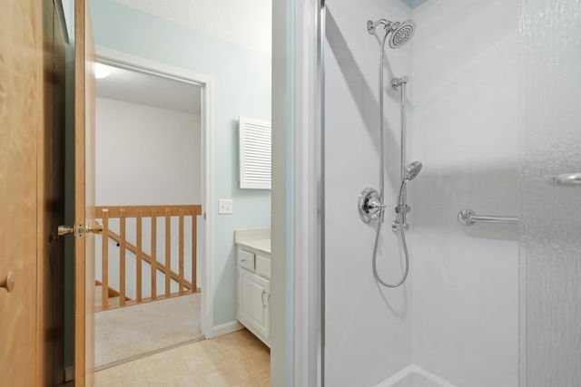 81 Hayes Avenue, South Burlington, VT 05403