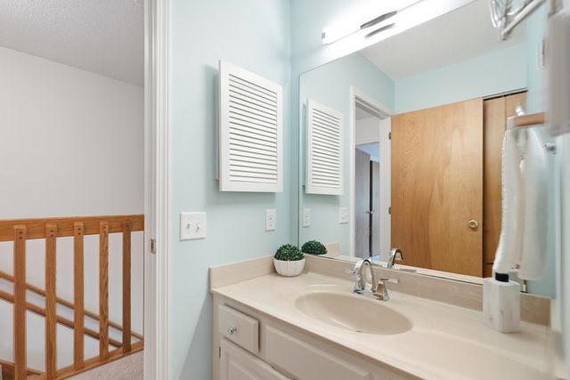 81 Hayes Avenue, South Burlington, VT 05403