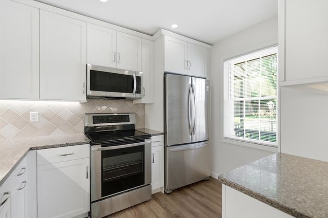 81 Hayes Avenue, South Burlington, VT 05403