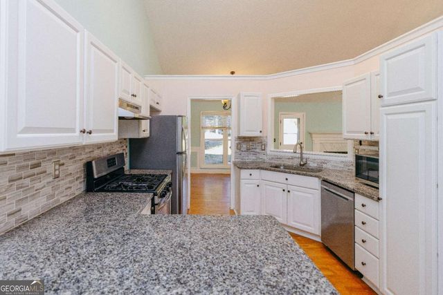 5790 Newberry Point Drive, Flowery Branch, GA 30542