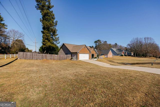 5790 Newberry Point Drive, Flowery Branch, GA 30542
