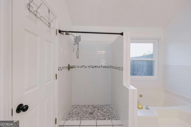 5790 Newberry Point Drive, Flowery Branch, GA 30542