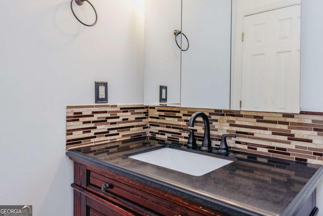 5790 Newberry Point Drive, Flowery Branch, GA 30542