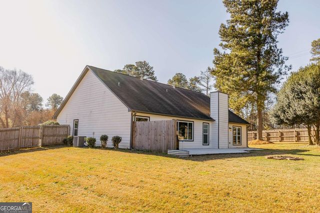 5790 Newberry Point Drive, Flowery Branch, GA 30542