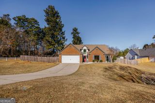 5790 Newberry Point Drive, Flowery Branch, GA 30542