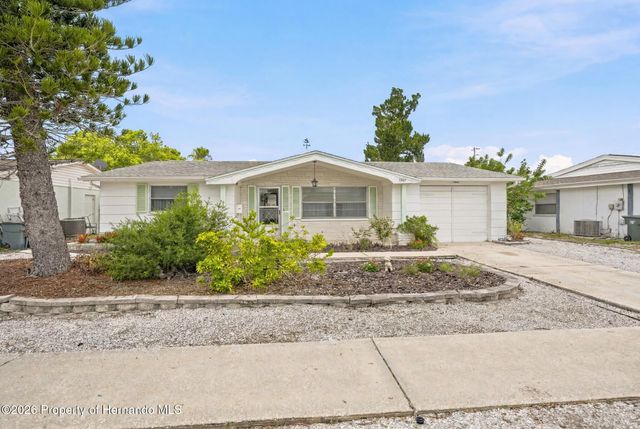 1207 Lodestar Drive, Holiday, FL 34690