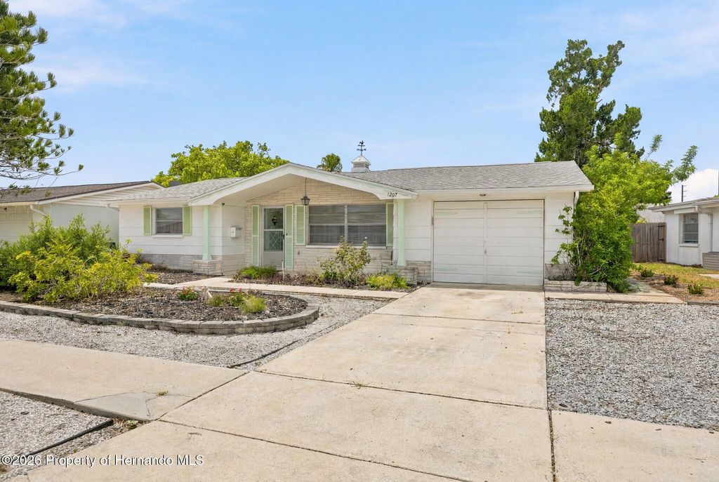 1207 Lodestar Drive, Holiday, FL 34690
