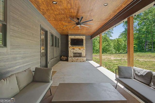 1820 Austin Bridge Road, Douglasville, GA 30134