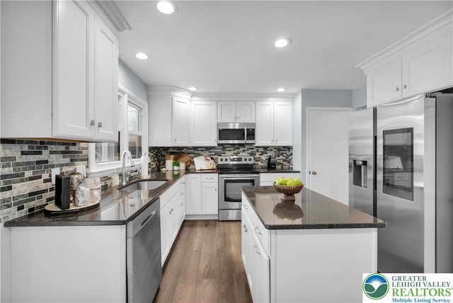 2715 Swanson Street, Palmer Twp, PA 18045
