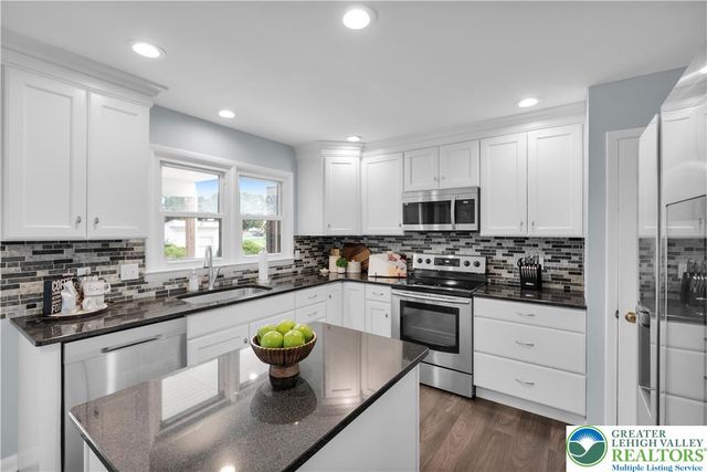 2715 Swanson Street, Palmer Twp, PA 18045
