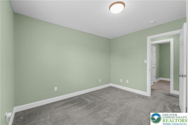 2715 Swanson Street, Palmer Twp, PA 18045