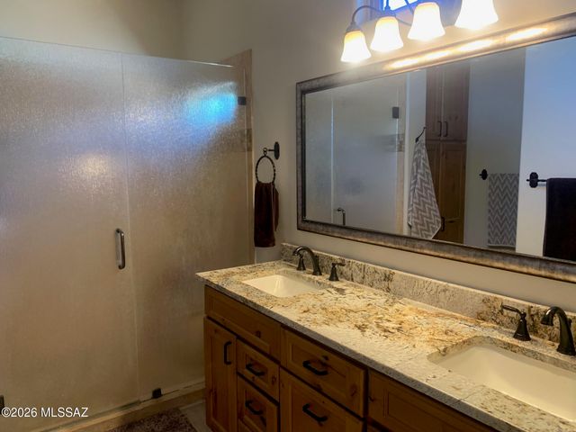 2514 E Petroglyph Lane, Oro Valley, AZ 85755