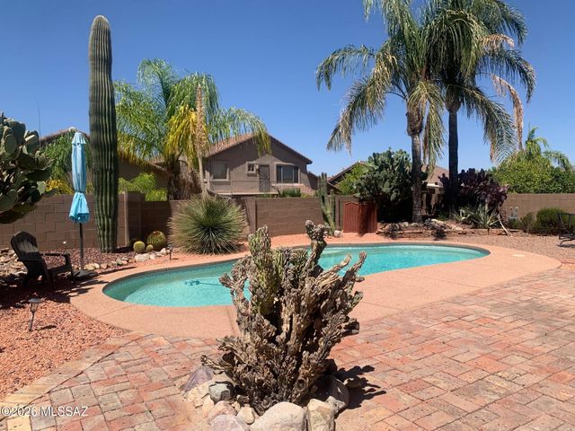 2514 E Petroglyph Lane, Oro Valley, AZ 85755