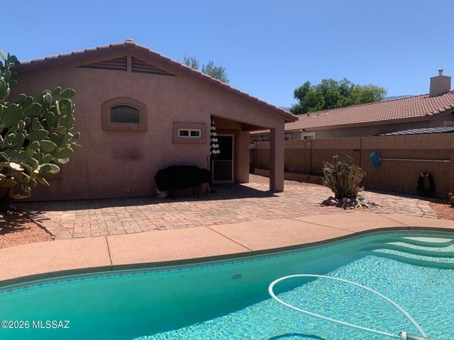 2514 E Petroglyph Lane, Oro Valley, AZ 85755