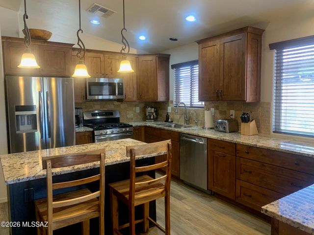 2514 E Petroglyph Lane, Oro Valley, AZ 85755