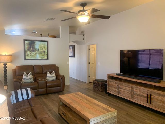 2514 E Petroglyph Lane, Oro Valley, AZ 85755
