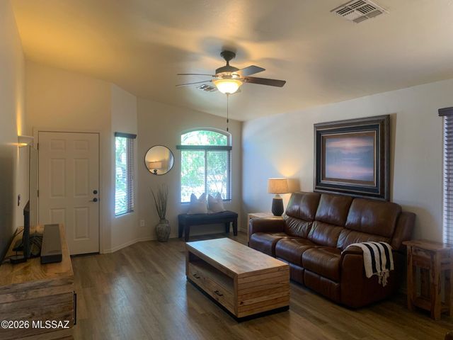 2514 E Petroglyph Lane, Oro Valley, AZ 85755