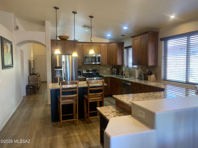 2514 E Petroglyph Lane, Oro Valley, AZ 85755