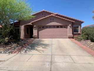 2514 E Petroglyph Lane, Oro Valley, AZ 85755