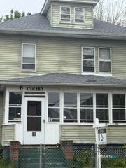 26 Euclid Street West, Hartford, CT 06112