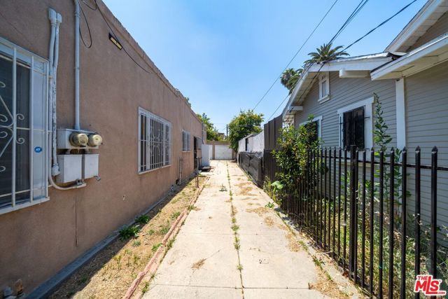 3030 W 12th Place, Los Angeles, CA 90006