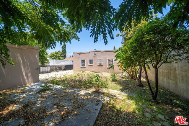 3030 W 12th Place, Los Angeles, CA 90006