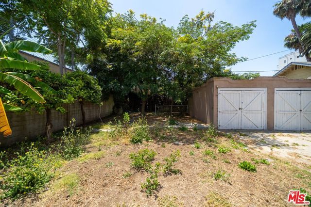3030 W 12th Place, Los Angeles, CA 90006