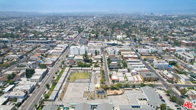 3030 W 12th Place, Los Angeles, CA 90006