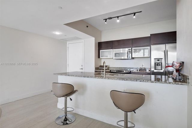 951 Brickell Ave 1806, Miami, FL 33131