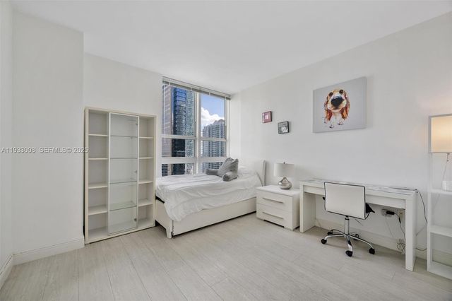951 Brickell Ave 1806, Miami, FL 33131