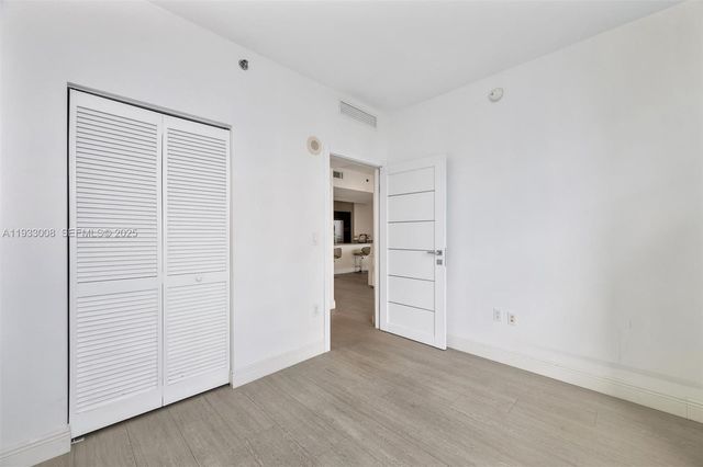 951 Brickell Ave 1806, Miami, FL 33131