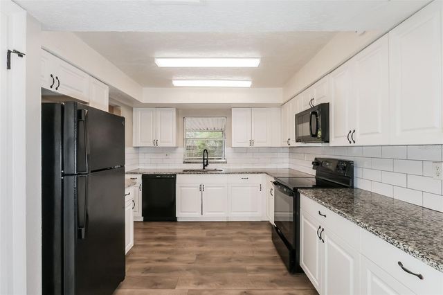 524 PRINCESS PLACE, Lakeland, FL 33803